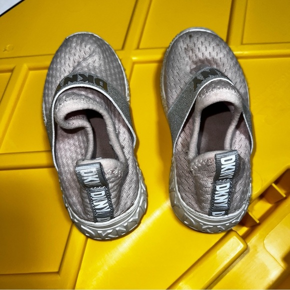DKNY Pink Sparkle Logo Slip On Sneakers Toddler Girls Size 6 - Picture 3 of 7
